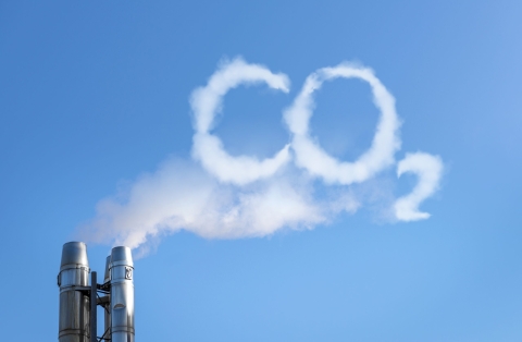 7d18573b-co2-emise-ovzdusi-dym-kour-shutterstock 385327918-scaled (1)